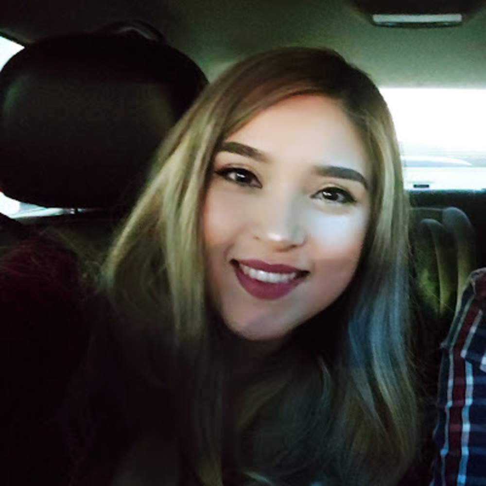 Meet your Posher, Alejandra